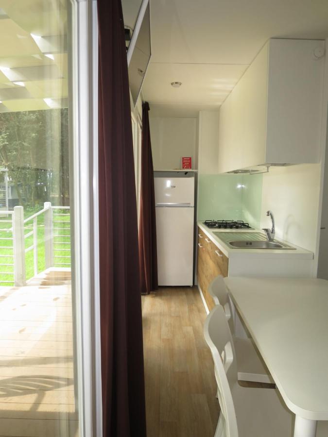 Holiday Home Maxi Caravan Capri By Interhome Baia Domizia Eksteriør billede